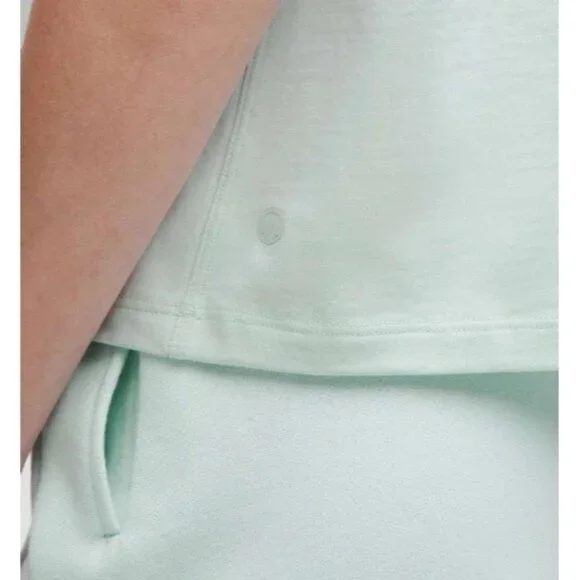 Lululemon NWT Relaxed Fit Cotton Jersey Tee GRAPHIC- Size 2 Mint Breeze - Picture 3 of 4